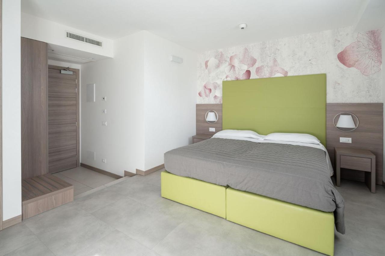 Hotel Iris Jesolo Exterior photo
