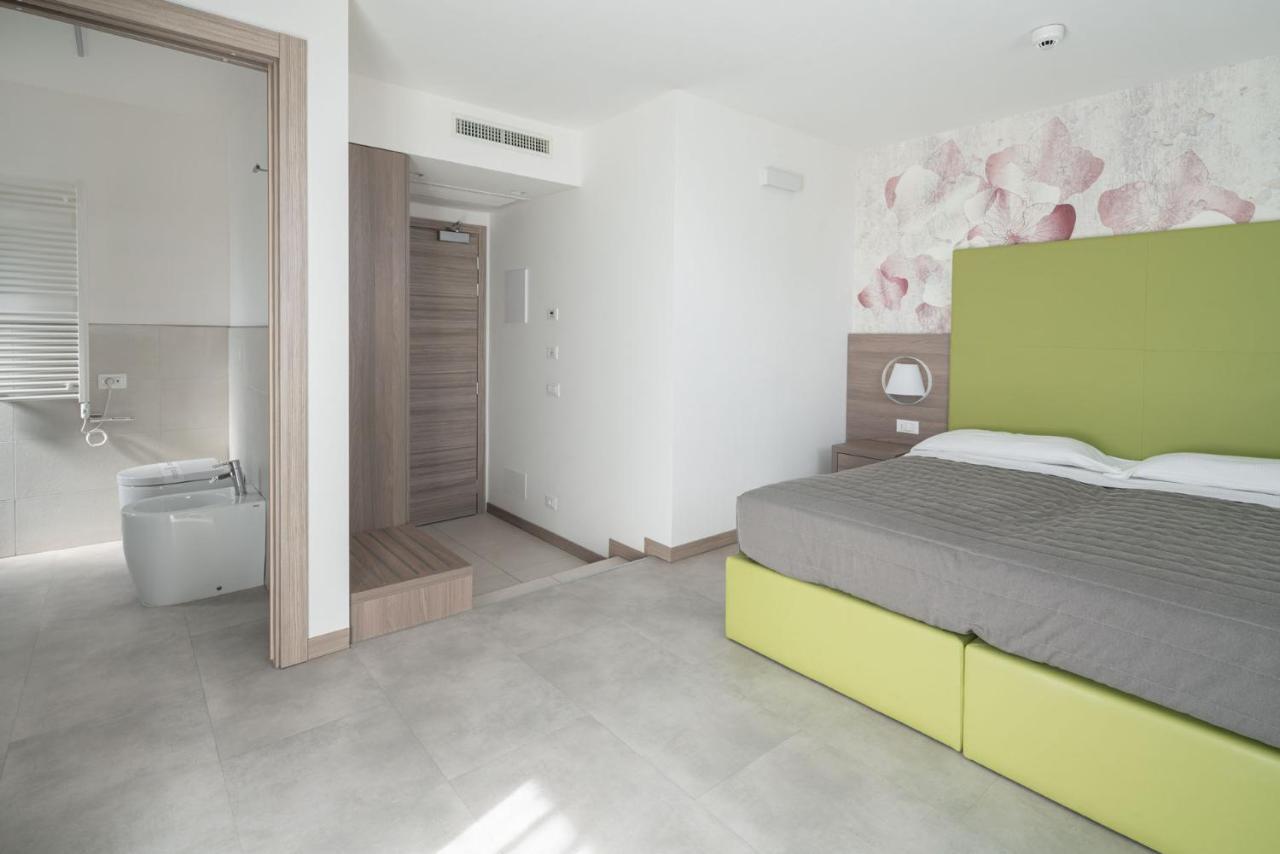 Hotel Iris Jesolo Exterior photo
