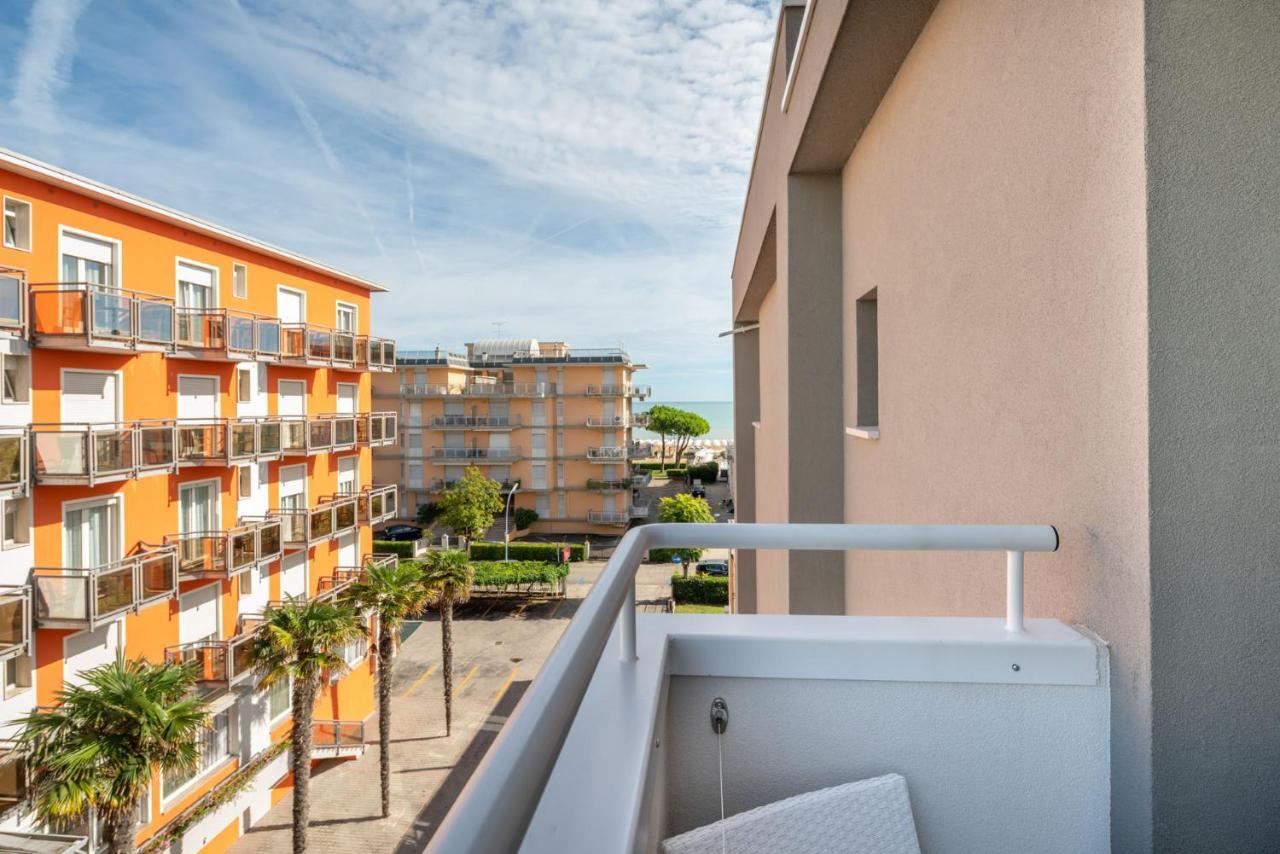 Hotel Iris Jesolo Exterior photo